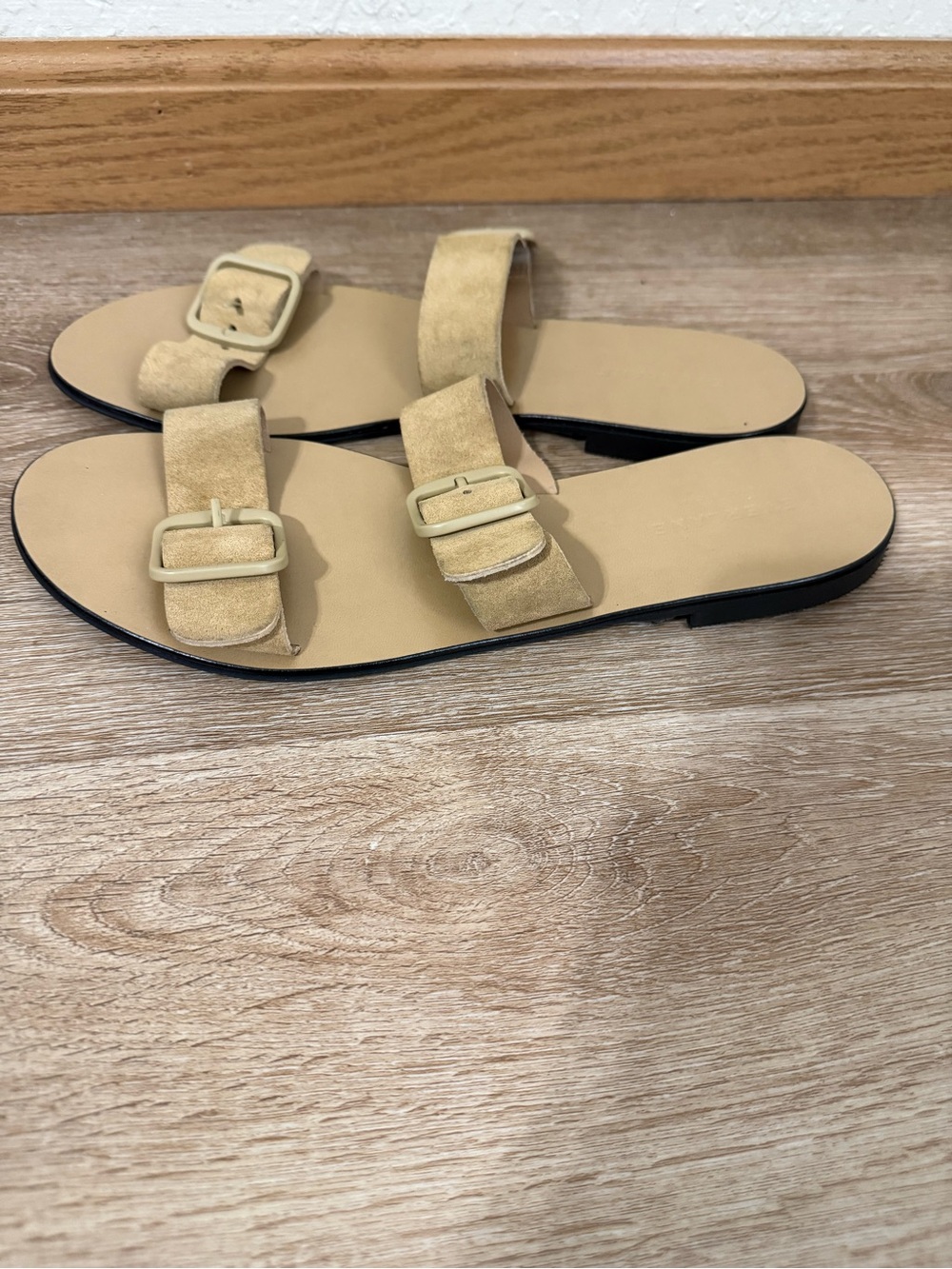Everlane Made In Italy Tan Suede Slip On Sandals Double Strap Buckle Women’s 11